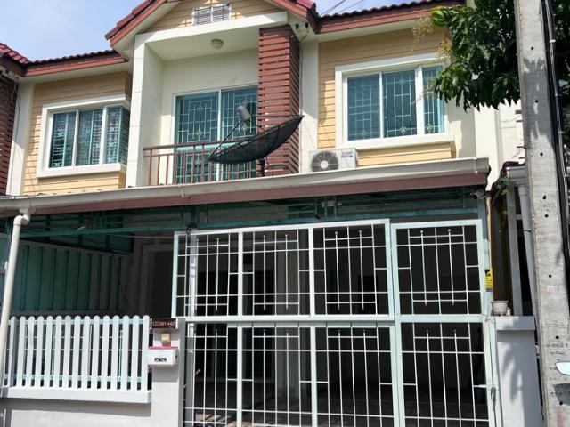 ขายทาวน์เฮ้าส์ 3 ห้องนอน หมู่บ้านพิศาล 2 ลาดกระบัง ใกล้สุวรรณภูมิใกล้โรงพยาบาล | มีรถเมล์ผ่าน| 1.89 ลบ
