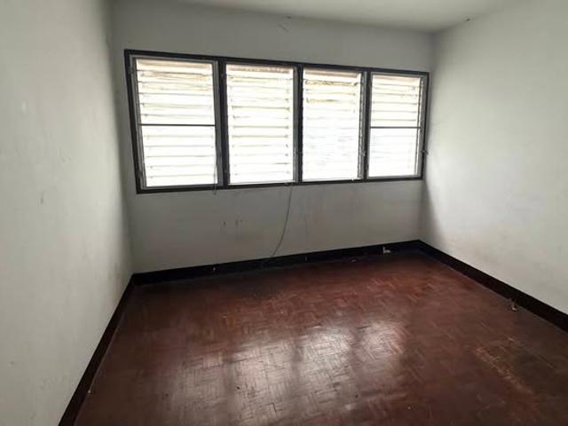 ขายทาวน์เฮ้าส์ 4 ชั้น ทาวน์เฮ้าส์ ซอยรัชดาภิเษก 32 Townhouse Soi Ratchadapisek 32 ใกล้ MRT ลาดพร้าว