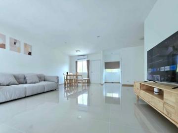 ขาย Town home หมู่บ้าน ดีคิวบ์ นวนคร ราคาถูก