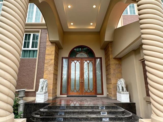 ขายบ้านในฝันของคุณ ในโครงการ Q Twelve ราชพฤกษ์ สาธร 5 ห้องนอน 7 ห้องน้ำ พร้อมสระว่ายน้ำส่วนตัว ใกล้สถานี SRT ตลิ่งชัน