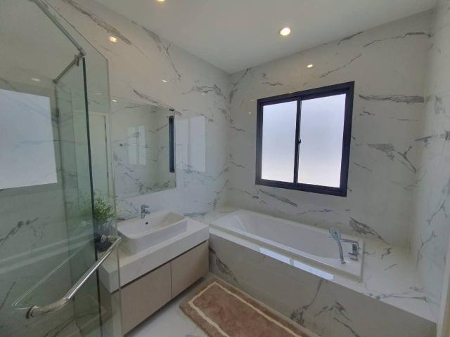ขายบ้านเดี่ยว ชีวารมย์ นครอินทร์ 66 ตร.ว. บิวท์อิน Modern Luxury ทั้งหลัง ใกล้ Central Westville