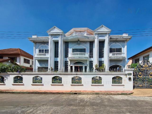ขายบ้านเดี่ยว โครงการ ธนานิเวศน์ 3 ชั้น 11 ห้องนอน 10 ห้องน้ำ