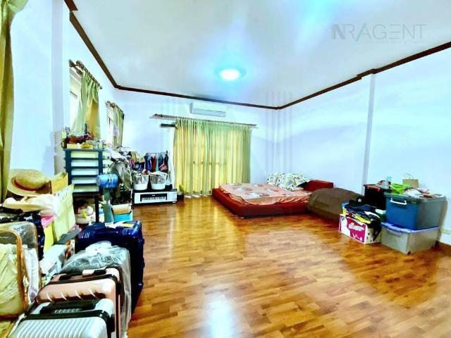 ขายบ้านเดี่ยว โครงการ ธนาภิรมย์ ศรีนครินทร์ วงแหวน 2 ชั้น 4 ห้องนอน 4 ห้องน้ำ
