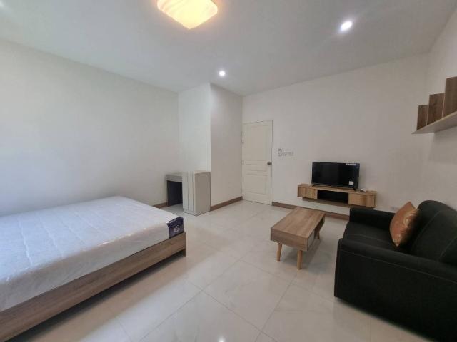 ขายบ้านเดี่ยวพูลวิลล่า หมู่บ้านมัณฑนา โครงการ Land&House อ.หางดง 7 ห้องนอน 6 ห้องน้ำ พร้อมเฟอร์นิเจอร์และเครื่องใช้ไฟฟ้าครบ T.094 6511