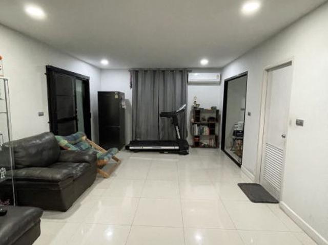 ขายบ้านแฝด หมู่บ้านมณีรินทร์ไพรเวซี่ หนองขาม ศรีราชา ทำเลดี