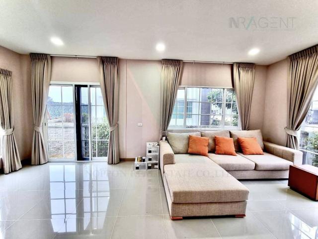 ขายบ้านแฝด โครงการ โกลเด้น นีโอ ศิริราช ราชพฤกษ์ 2 ชั้น 4 ห้องนอน 3 ห้องน้ำ