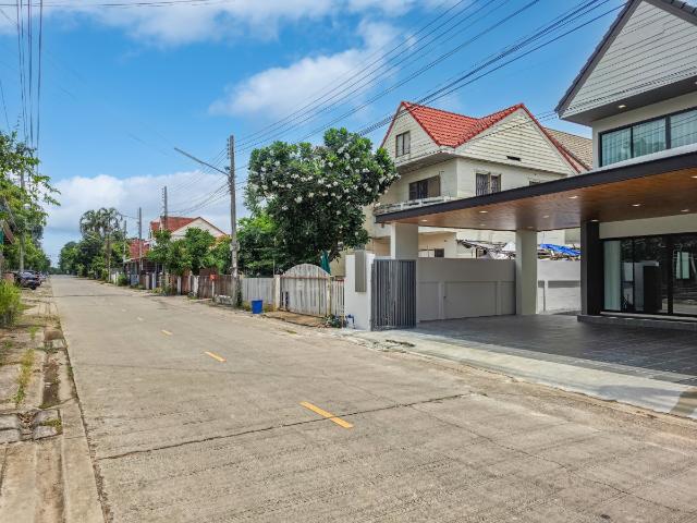 ขายบ้านแฝดรีโนเวทใหม่ ใกล้โรงพยาบาลขอนแก่น ศรีจันทร์ 39