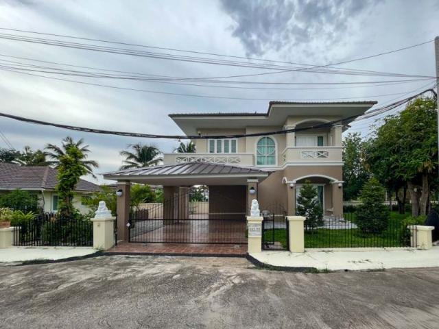 ขายบ้านหลังใหญ่ใกล้เมืองเชียงใหม่ ราคาแสนจะคุ้มค่า เนื้อที่กว่า 93 ตร.วา ติดกาดสามแยก สันทราย