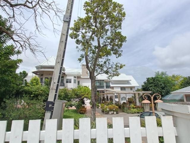 ขายบ้านพัก 2 ชั้น บ้านตากอากาศสุดหรู พร้อมที่ดินกว่า 3 ไร่ ปากช่อง ขาย 50 ล้านบาท
