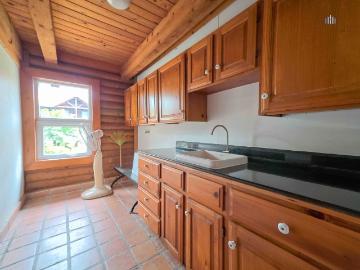 ขายบ้านพักตากอากาศหรู Log Cabin โบนันซ่า เขาใหญ่ — บ้านไม้ซุงแท้ 5 ห้องนอน ริมทะเลสาบ บนที่ดิน 1 1 1 ไร่ พร้อมศาลาริมน้ำ 2 หลัง และสวนส่วนตัว ร่มรื่น
