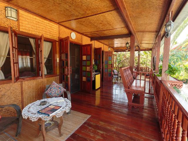 ขายบ้านพักตากอากาศ ไม่สักสักทอง 2 ชั้น ในหมู่บ้าน ใกล้โรงเรียนนานาชาติแค่ 500 เมตร SW001163