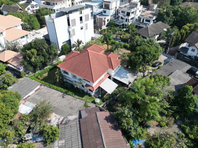 ขายบ้านพักอาศัย 2 ชั้น เนื้อที่ 275 ตร.ว ซอยประสาทสุข เขตยานนาวา กรุงเทพ