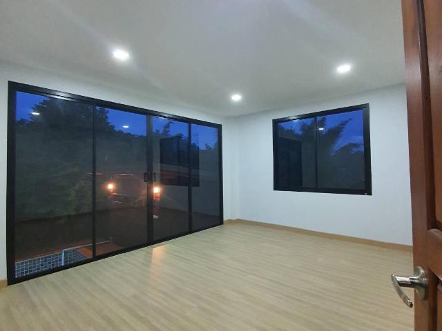 ขายบ้านพูลวิลล่า 4 ห้องนอน 3 ห้องน้ำ บนที่ดิน 190 ใกล้โรงเรียนนาชาติเปรม แม่ริม เชียงใหม่ H384 T.0946511