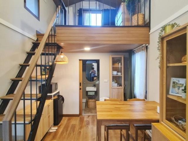 ขายบ้านสำเร็จรูป บ้านโมดูลาร์ สไตล์ loft 1 ห้องนอน 1ห้องน้ำ ระเบียง และมีบ้านสำหรับสัตว์เลี้ยง รับสร้างทั่วประเทศ