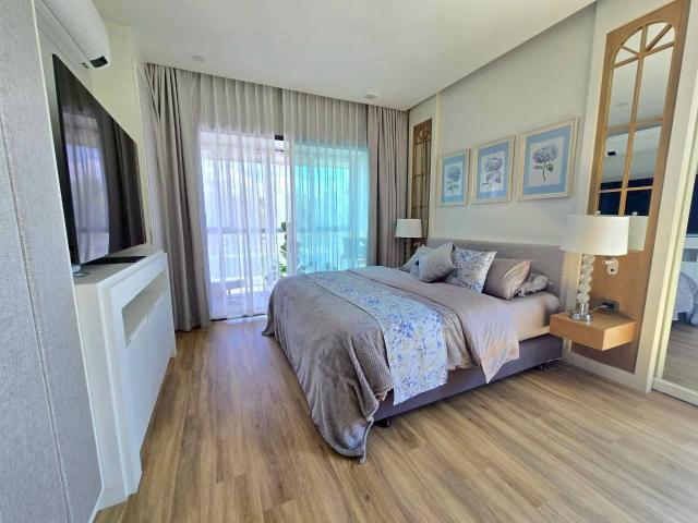 ขายบ้านPool villa ในหมู่บ้านเกรซแลนด์ 5 ห้องนอน หลังเดียวของโครงการ เฟอร์นิเจอร์บิวด์อิน ติดถนนหลักหมู่บ้าน ตรงข้ามรร.นานาชาติเกรซ SW002848
