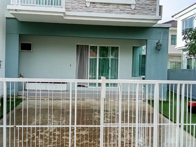 ขายด่วน! บ้านแฝด Villaggio รังสิต คลองสอง 35.2 ตร.ว. หลังมุมหน้าทะเลสาบ ต่อเติมครบ บิวท์อินทั้งหลัง