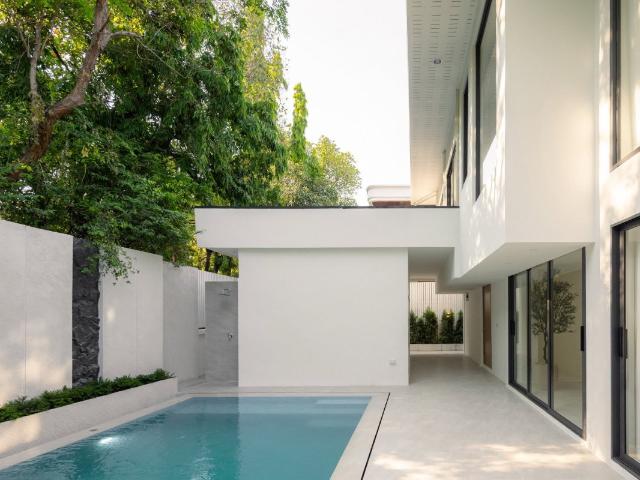ขายด่วน บ้านสวยหลังใหญ่ ใกล้ BTS สถานี รัชโยธิน รีโนเวทใหม่ทั้งหลัง Luxury House พร้อมสระว่ายน้ำ