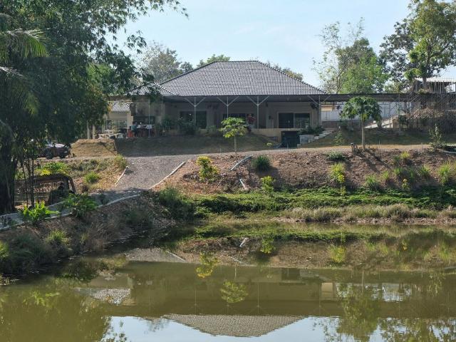 ขายด่วนบ้านพูลวิลล่าในที่ดินสวนเกษตร 6 ไร่ วิวภูเขา อ.หนองหญ้าปล้อง เพชรบุรี ราคาถูก