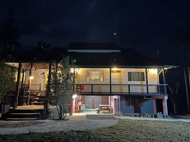 ขายด่วน! บ้านพร้อมที่ดิน 10 ไร่ วิวพาโนรามา 360 องศา หน้าติดถนนสายท่องเที่ยว 3037 หลังติดน้ำแม่สรวย ดอยวาวี เชียงราย