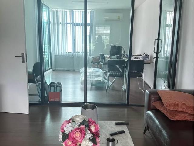 ขายด่วน! ทาวน์โฮม เพล็กซ์ เรสซิเด้นท์ นวมินทร์ 111 Plex Residence Nawamin 111 ทำเลศักยภาพ กล้องวงจรปิดทั้งหลัง หน้าบ้านไม่ชนกับบ้านใคร