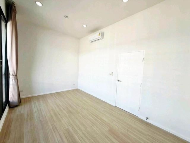 ขายด่วน! ทาวน์โฮม 3 ชั้น บ้านกลางเมือง กัลปพฤกษ์ พร้อมอยู่ ใกล้สาทร เพียง 3.99 ล้านบาท