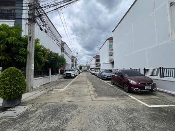 ขายด่วน! ทาวน์โฮม 3 ชั้น บ้านกลางเมือง S Sense ศรีนครินทร์ | รีโนเวทใหม่ทั้งหลัง บนทำเลศักยภาพ ใกล้รถไฟฟ้า