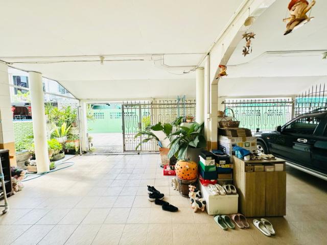 ️ ขายด่วน ️ Townhouse 46 ตารางวา 6 นอน 4 น้ำ ซอยรพ.ลาดพร้าว
