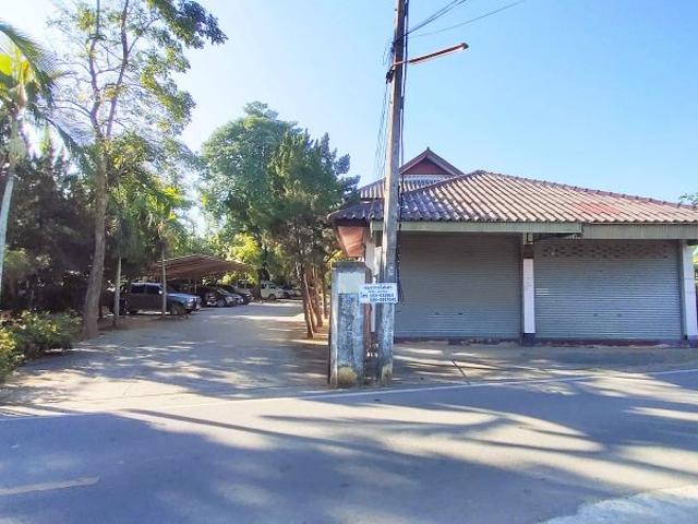 ขายหอพัก พร้อมบ้านพัก ทำเลดี ใกล้สถานีรถไฟลำพูน บนที่ดินเนื้อที่รวมกว่า 6 ไร่