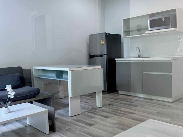 ขายคอนโด ชั้น 1 บรรยากาศสงบ ร่มรื่น ที่ คอนโด นอร์ท 1 in Serena Lake North 1 Condominium มีระบบรักษาความปลอดภัยสูง ทำเลดี เดินทางสะดวก
