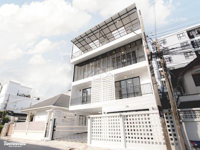 ขาย โฮมออฟฟิศ ซอย 20 มิถุนา เขตห้วยขวาง รีโนเวทใหม่ทั้ งหลัง ใจกลางห้วยขวาง สุทธิสาร