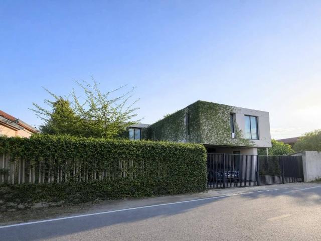 ขาย Pool Villa หลังใหญ่ 3 ห้องนอน 3 ห้องน้ำ โซนสันป่าตอง เชียงใหม่ H406 T.0946511