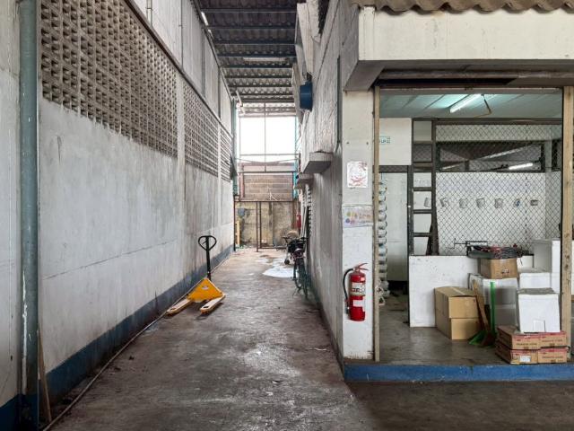 ขายโรงงานพร้อมสำนักงาน แม่สอด ที่ดินเกือบ 5 ไร่ ใกล้สนามบิน โรบินสัน