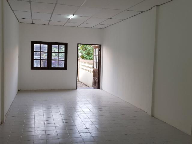 ขายรวม 6 ห้อง, ทาวน์เฮ้าส์ 2 ชั้น, 2 ห้องนอน, 2 ห้องน้ำ พร้อมที่ดินถนนส่วนบุคคล ปากช่อง