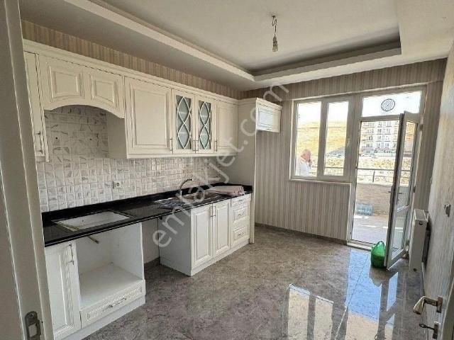 K İ R Al I K.! Bahçeşehir Koleji Yanında Gelin Damatlık.! Sıfır Gibi 3+1hasarsız Daire.! Kaçırma.!