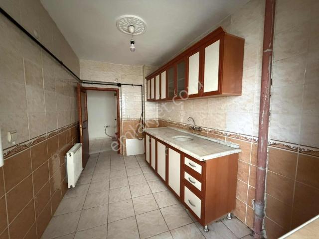 K.karabekir Mh'de 2+1 Orta Kat Trene Caddeye Yakın Kiralık