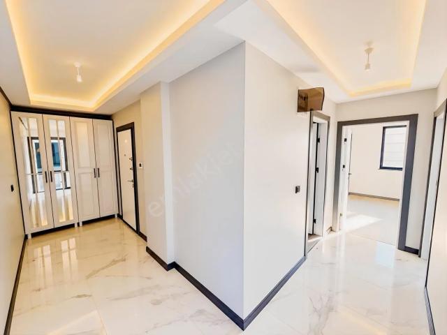 Kışla Mh 2+1 90m2 1.kat Ebv. Banyolu Cam Balkonlu Mükemmel Konum