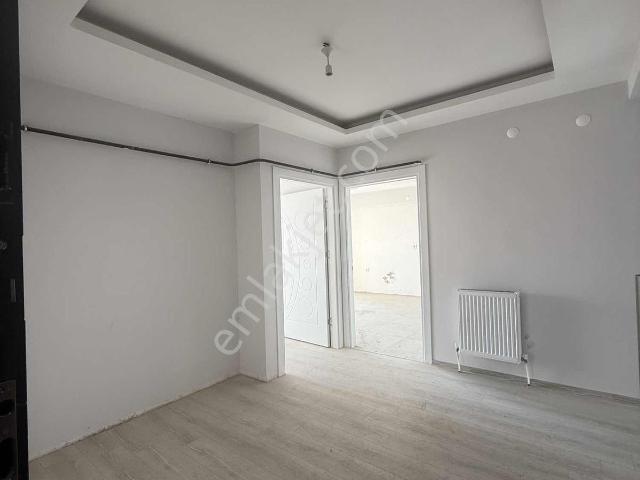 Kılavuz Mahallesinde Satılık Güney Cephe 4+1 Sıfır Daire