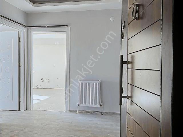 Kılavuz Mahallesinde Satılık Güney Cephe 4+1 Sıfır Daire