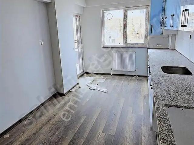 Kılavuzda Site İçerisinde Satılık 3+1 Ara Kat Daire