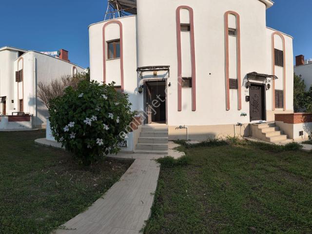 Kırçiçeği Sitesi Dubleks Villa