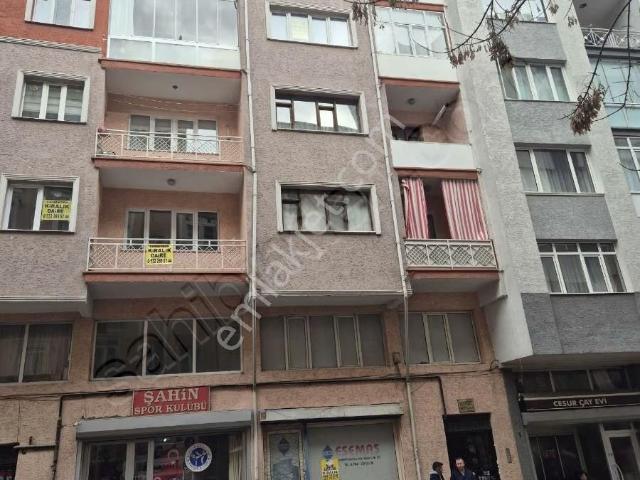 Kırım Caddesi Üzerinde Satılık Daire