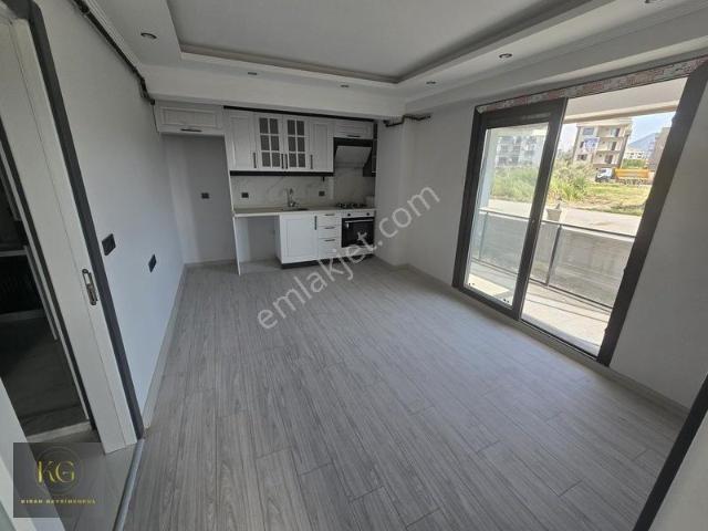 Kıran Emlaktan Caddeye Yakın Satılık 2+1 Acık Mutfak Daire