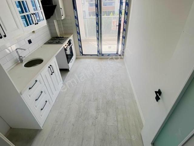 Kıran Gayrimenkulden Muradiye Site İçinde Satılık 3+1 Daire