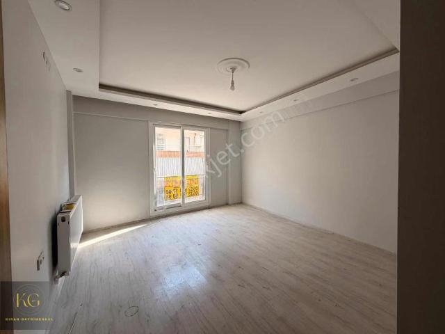 Kıran Gayrimenkul'den Muradiyede2+1 Kiralık Daire | Kapalı M