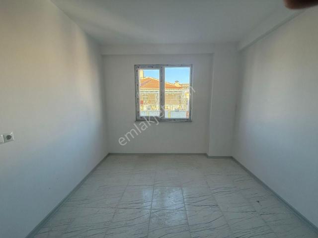 Belediye Yakını 1+1 Yerden Isıtmalı Sıfır Arakat Garajlı Apart Satılık Apart
