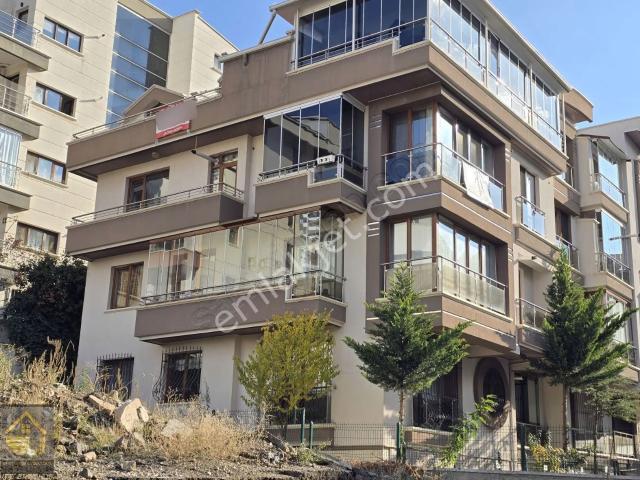 Kırkkonaklar 286sok. Asansörlü 140m2 2.kat Teraslı 4+1 Dubleks