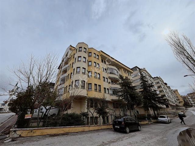 Kırkkonaklar | Kiralık 3+1 | Ebeveyn Banyolu | Asansörlü | 130 M
