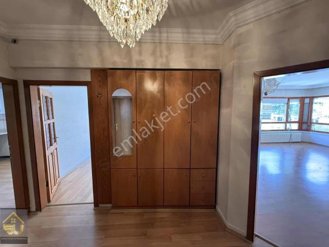 Kırkkonaklar'da 3+1 Kiralık Daire