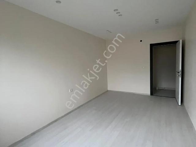 Kırklareli Merkez İstasyon Mahallesi Site İçinde Sıfır 3+1 Daire