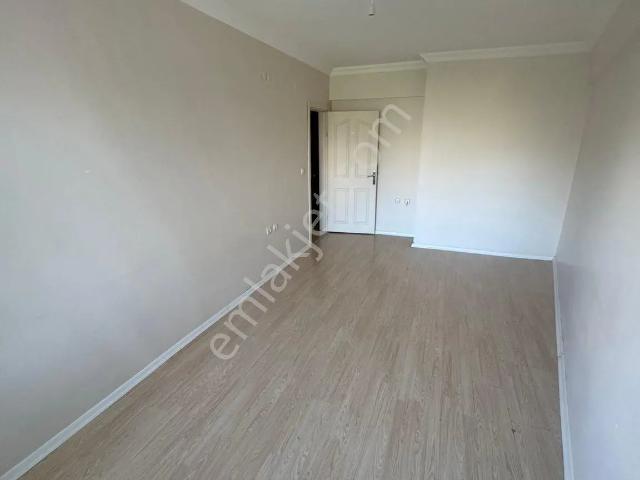 Kırklareli Merkez Kurtuluş Caddesi Kiralık 2+1 Ara Kat Daire